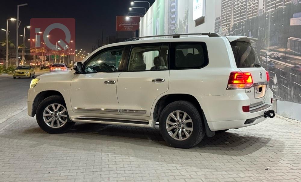 تويوتا لاندكروزر